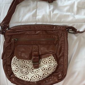 2-zipper one buckle purse